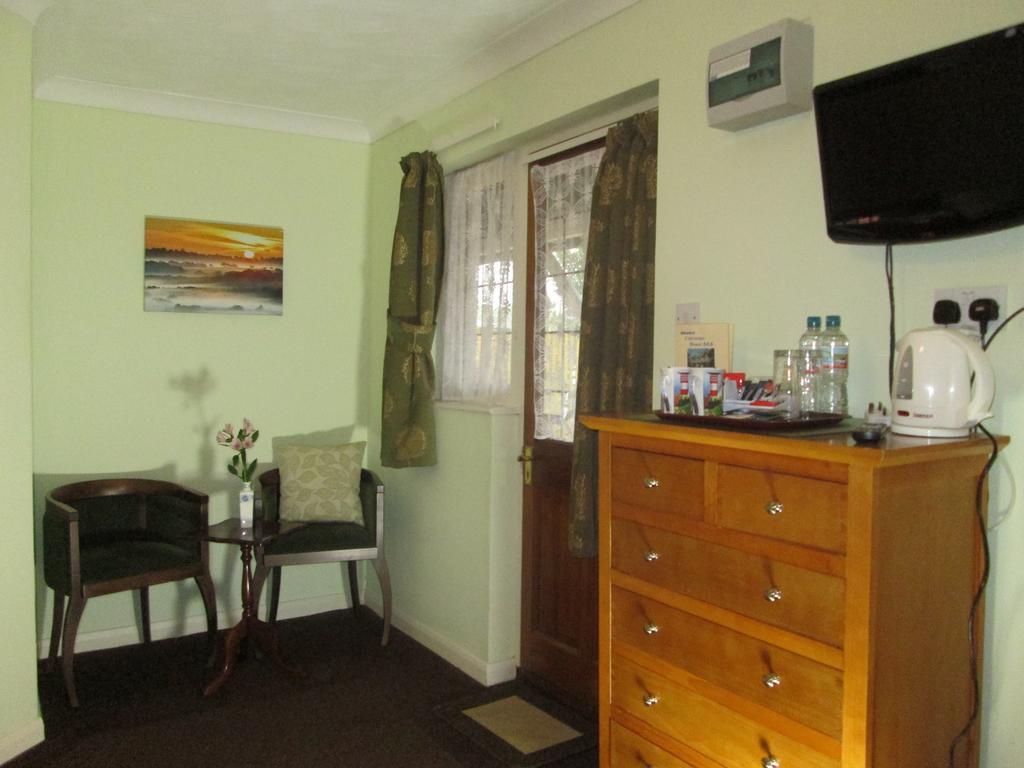 Crossways House Bed And Breakfast Източен Каус Стая снимка