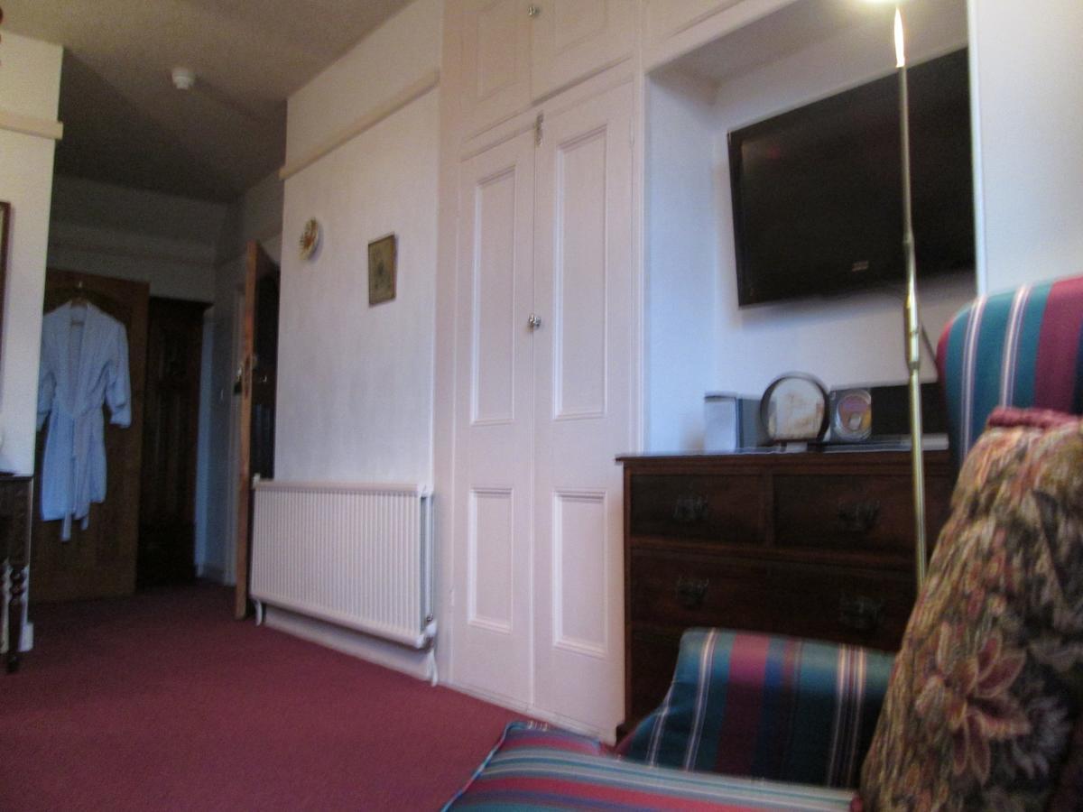 Crossways House Bed And Breakfast Източен Каус Стая снимка